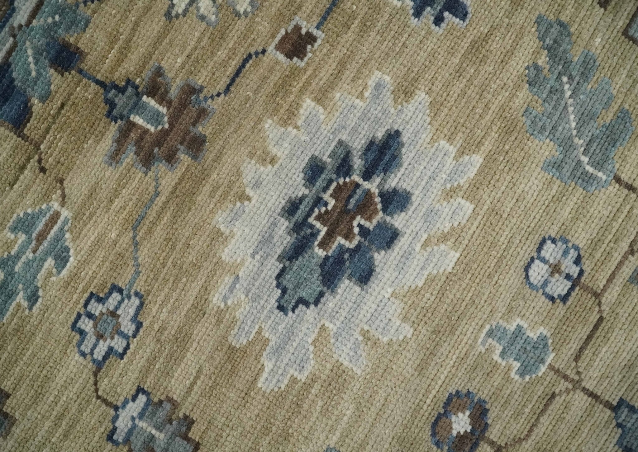 8x10 Traditional Beige and Gray Antique Style Floral Hand knotted Wool Area Rug