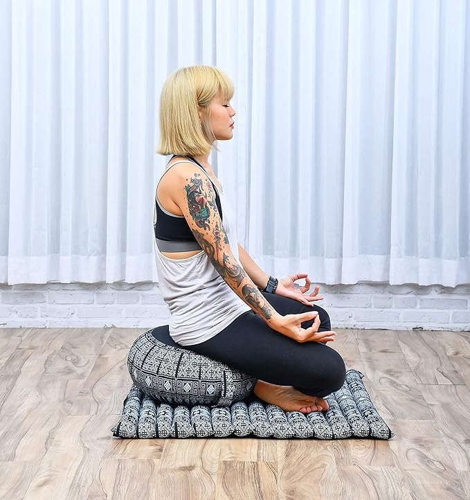 Leewadee Meditation Cushion Set – 1 Round Zafu Meditation Pillow and 1 Square Roll-Up Zabuton Meditation Mat, Pillows Bundle Filled with Kapok