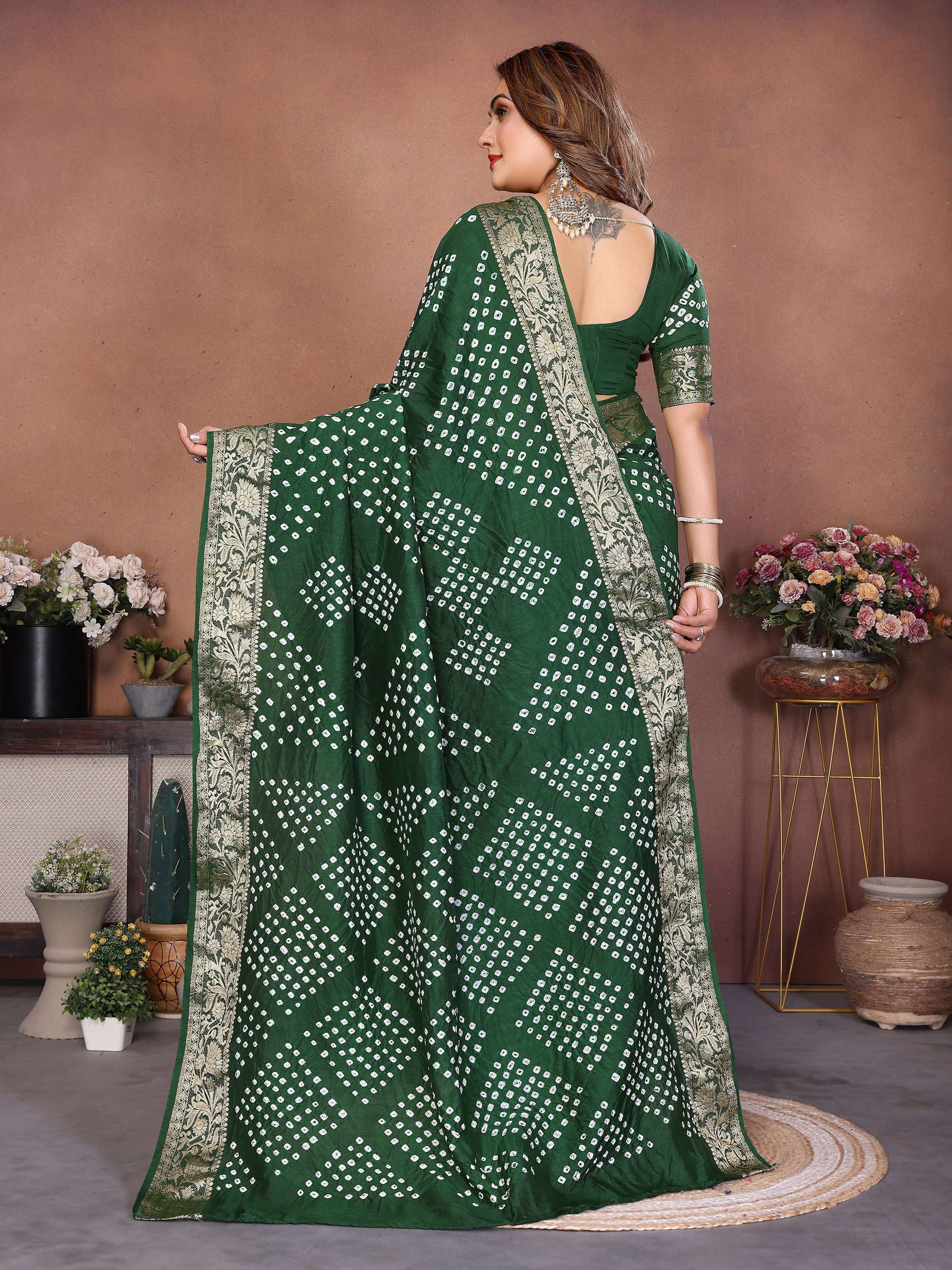 Aastha Fashion Green Pure Dola Silk Handmade Original Bandhej Saree
