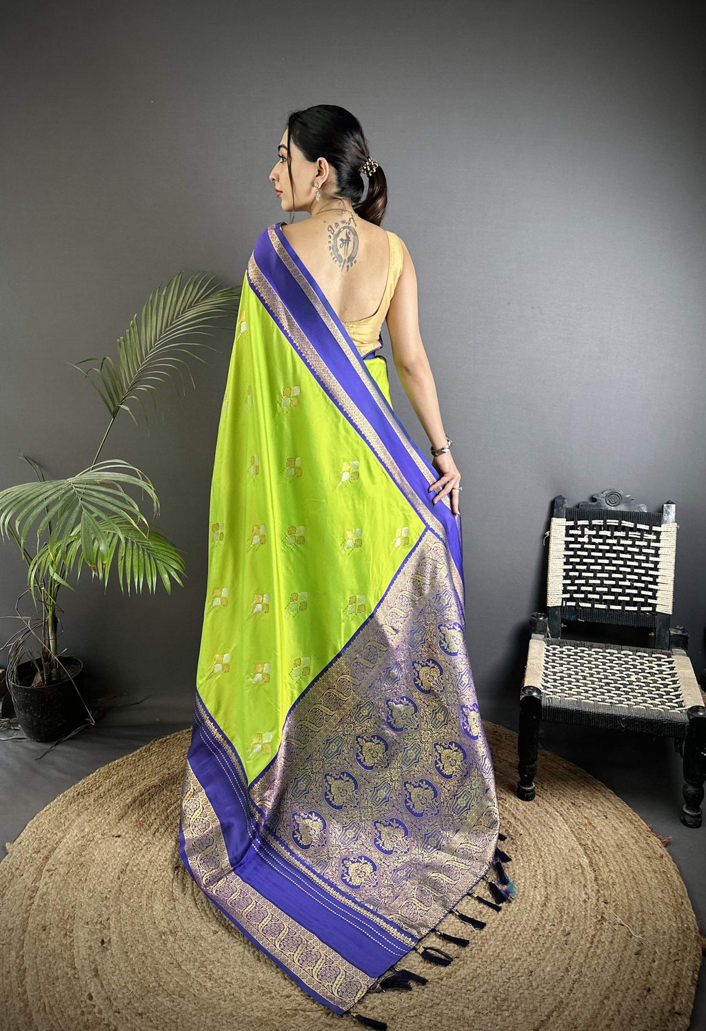 Sonakshi Women'S Parrot Premium Soft Silk Zari Woven Traditional Saree With Blouse