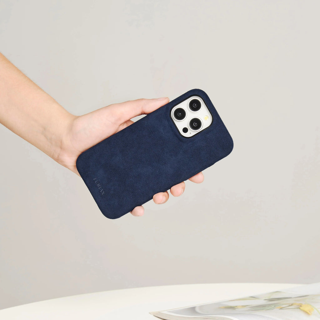 Signature iPhone 15 Case